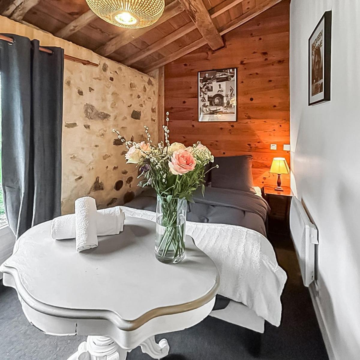 Le Clos Des Ecorcins - Terrasse - Parking Prive Saint-Amand-sur-Sevre Екстериор снимка