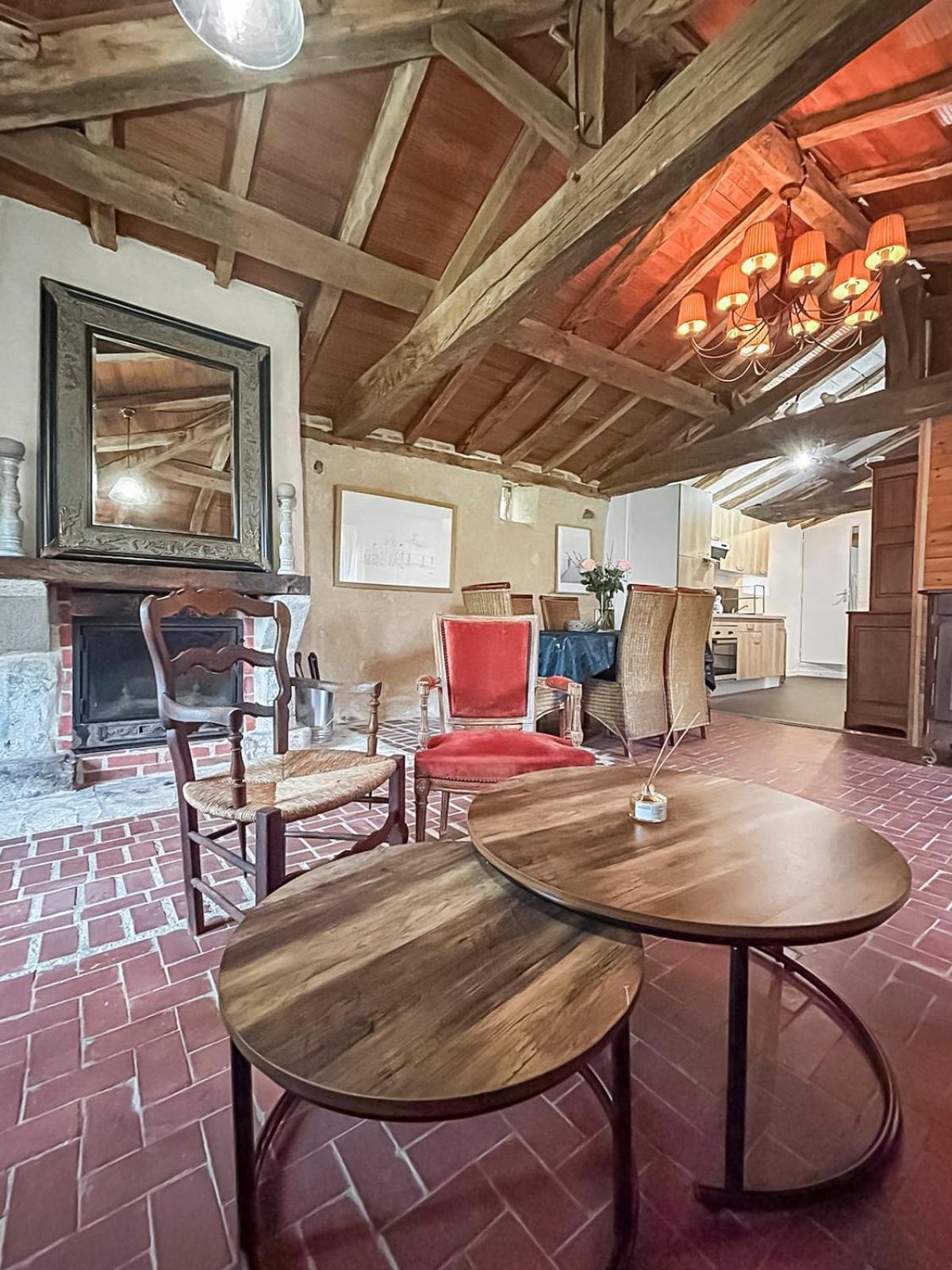 Le Clos Des Ecorcins - Terrasse - Parking Prive Saint-Amand-sur-Sevre Екстериор снимка